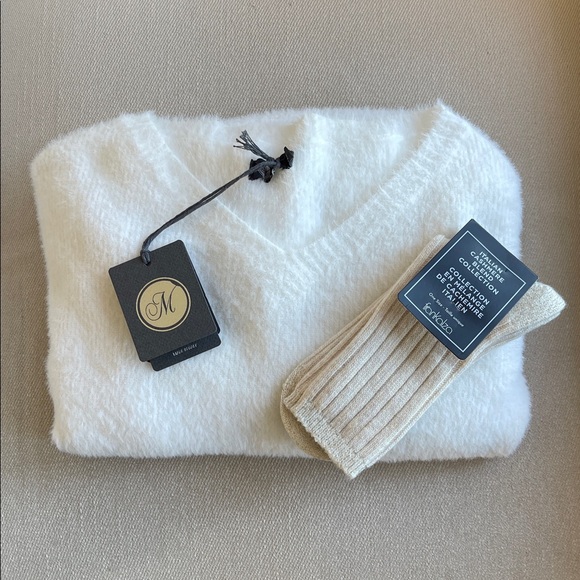 M Made In Italy Sweaters - M MADE IN ITALY | Cream Fuzzy Batwing V-Neck Sweater | XL | NWT